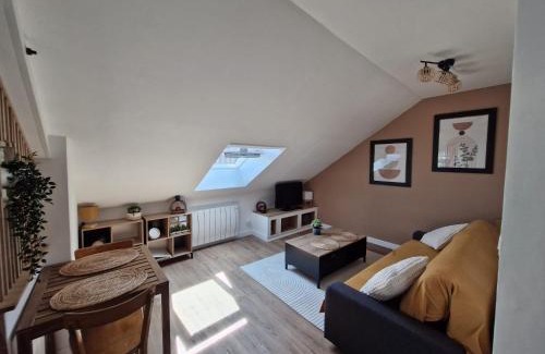 Nogent-le-Rotrou Apartment | Loft Moderne et Rénové - Idéal Pros & Familles - 1 à 4 pers - Wifi - 5 min de la Gare