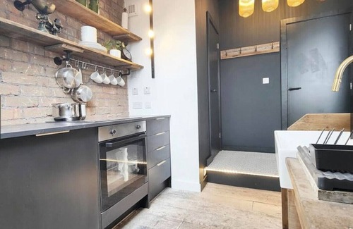 Morecambe Apartment | Loft on the Bay - Exquisite Sea Front Stay