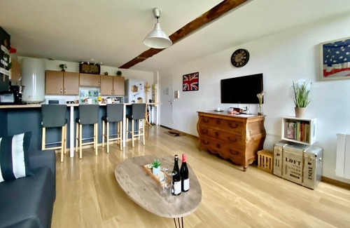Commes Apartment | Loft Overlord by Melrose