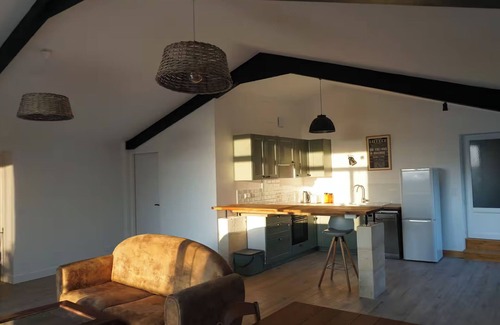 Saint-Genes-de-Castillon Apartment | Loft perched on the heights of Saint Emilion.