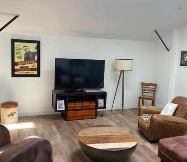 Laval Apartment | Loft proche centre ville Hôtes habitant à l étage