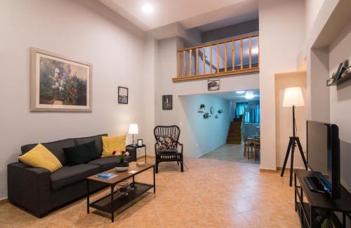 Corfu Town Apartment | Loft renovated flat 5' from the old town Corfu