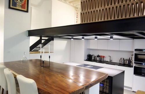 Paris City Center Apartment | Loft Spacieux & Jardin en Plein Coeur de Paris