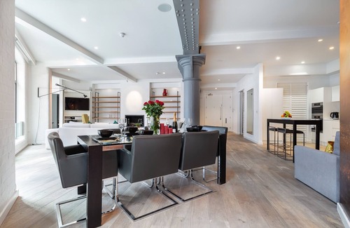 Westminster Apartment | Loft Style Luxury Nr Buckingham Pal. HUGE 3bd 2bth