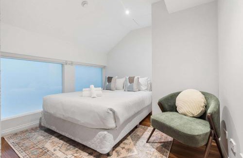 Woolloomooloo Apartment | Loft-Style Waterfront Apartment