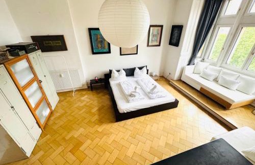 Wiesbaden Apartment | LOFT Vanelyn RETRO Central Terrace