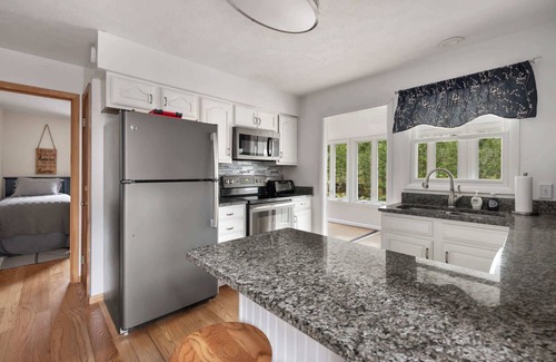 Hedgesville Ski Chalet | Loft, Wood Stove, Fire Pit, Grill & Deck on Creek