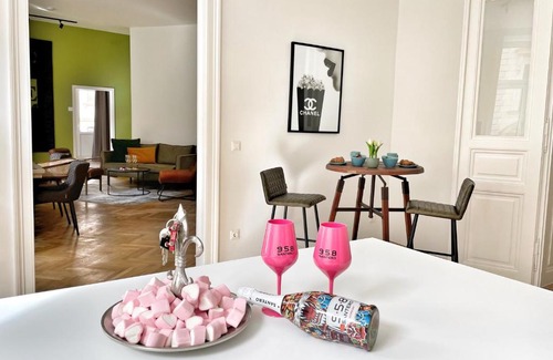 Mariahilf Apartment | Loft2Be, Vienna City Loft for 8