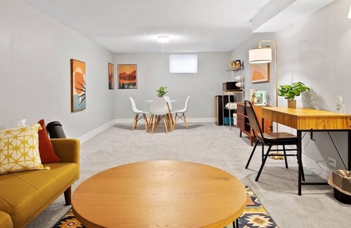 Jewell Heights - Hoffman Heights Apartment | Loftium | Charming 2 BR Hoffman Heights Guest Suite!