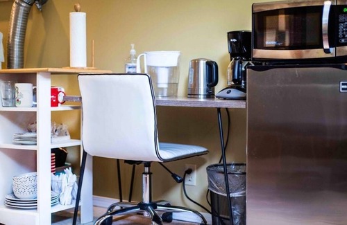 Queen Anne Apartment | Loftium | Charming Queen Anne Suite in Unbeatable Location!