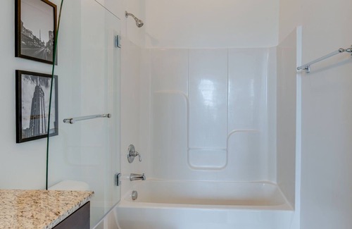 West End House | LOFTS AT 30TH - MODERN LOFT - MINS TO BROADWAY