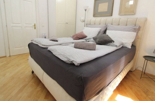 Old Town Apartment | Lofty Luxury 3 BD Apartment 140 sqm, in Downtown Bascarsija
