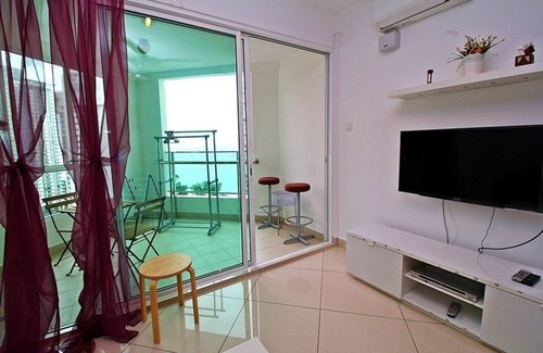 Downtown George Town Apartment | Lofty Suite for Group Trips to Penang
