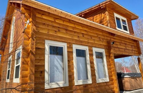 Wentworth Ski Chalet | Log Cabin across from ski Wentworth, with outdoor fire pit and BBQ