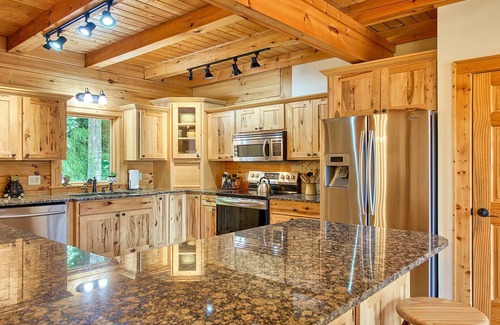 Maggie Valley House | Log Cabin, Amazing View, Hot Tub, Fire Place, Fire Pit, Paved Access, 4 Bedrooms