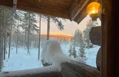 Yllasjarvi Cottage | Log cabin in the nature, view to Ylläs fjell, 2 bedrooms + loft