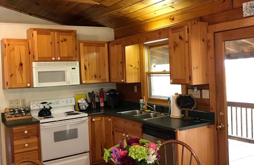 Maggie Valley Cabin | ♥ Log cabin tree top setting with fire pit! Sleeping porch. Easy Access