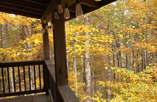Maggie Valley Cabin | ♥ Log cabin tree top setting with fire pit! Sleeping porch. Easy Access