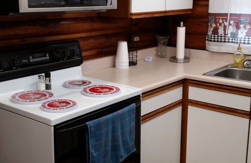 Millersport Cabin | Log Cabin Waterfront getaway at Buckeye Lake featured in the 2019 Tour of Homes