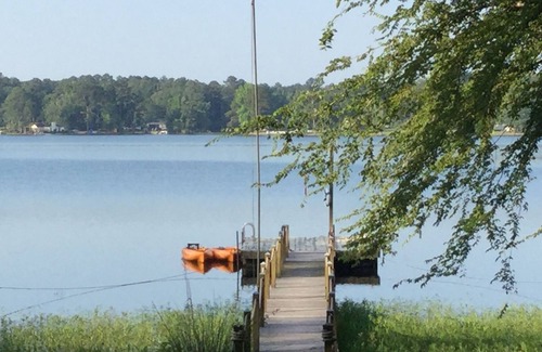 Chapin Cabin | Log cabin with beautiful view. Now 3 kayaks for your use.