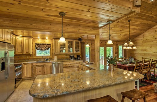 Albrightsville House | Log cabin with hot tub. Great for families