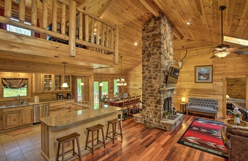 Albrightsville House | Log cabin with hot tub. Great for families