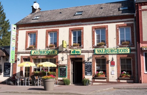 Sainte-Gauburge-Sainte-Colombe Hotel | Logis Auberge du Valburgeois