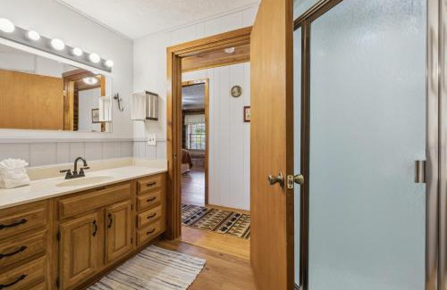 Gatlinburg - Pigeon Forge House | Log Haven Cozy Wears Valley Cabin with Hot Tub Game Room and Flat Yard for Dogs and Kids
