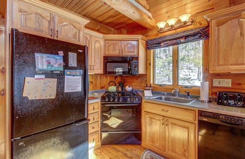 Ludlow House | Log Home Perfect for a Family Getaway - Five Miles from Okemo Mountain Resort