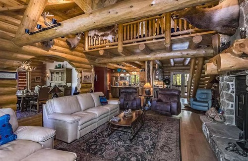 Angel Fire House | Log Home | Secluded | Hot Tub | Aspen Meadow Lodge