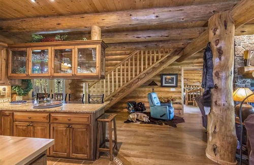 Angel Fire House | Log Home | Secluded | Hot Tub | Aspen Meadow Lodge