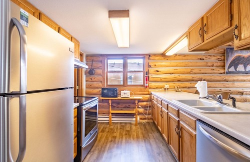 Keystone House | Log Home with Second Story Deck and Mountain Views; Patio w/Private Hot Tub