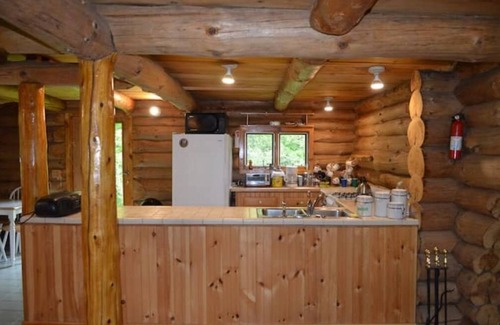 Plainfield House | Log House with Views of Spruce Mtn