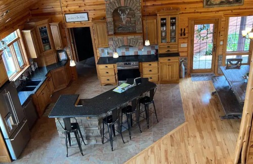 Saint Mary Cabin | Log Lodge - Secluded - Private Pool - Game Room - WiFi - 1 Hr South of St.Louis