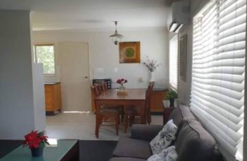 Logan Central Apartment | Logan Central Retreat 3BR Close to Brisbane & GC