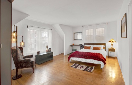 West Bucktown Apartment | Logan Square Attic Cozy Apartment