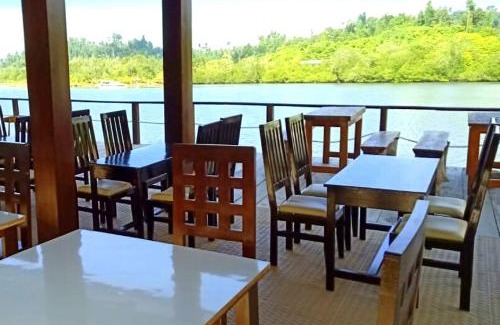 Waisai House | Logbond Cozy Guesthouse