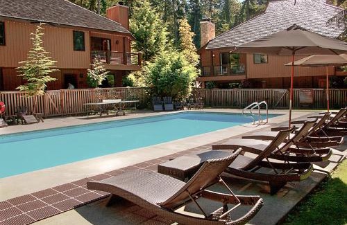Enumclaw Hotel | LOGE Alta Crystal