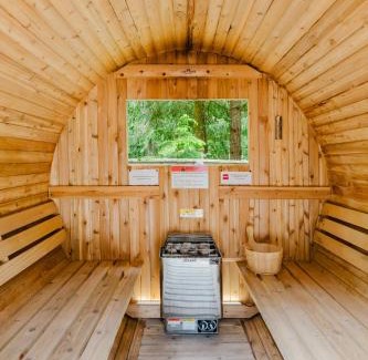 Enumclaw Hotel | LOGE Alta Crystal