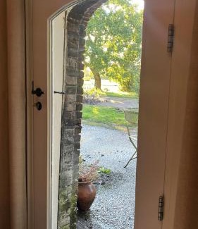 Leusden-Centrum Bed & Breakfast | Logeerkamer Water op Buitenplaats de Burgwal