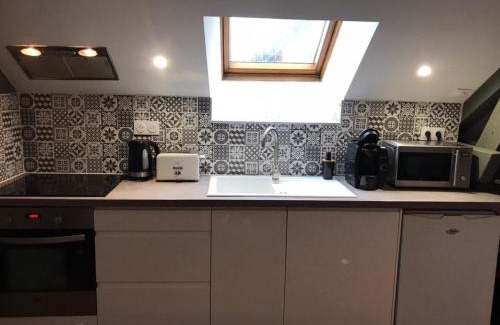Brive-la-Gaillarde Apartment | Logement à Brive, proche centre-ville et gare, avec climatisation - internet fibre - Stationnements gratuit