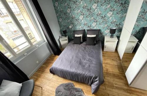 Brive-la-Gaillarde Apartment | Logement à Brive avec terrasse et climatisation près du centre-ville et de la gare - Fibre internet et stationnements gratuits