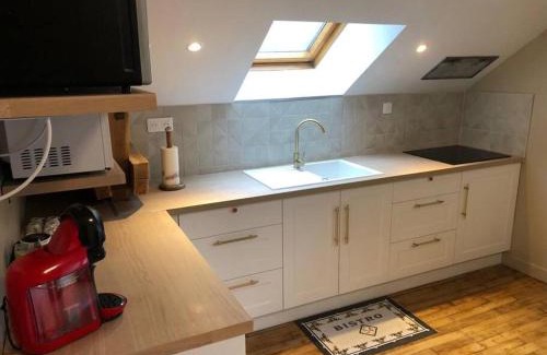 Brive-la-Gaillarde Apartment | Logement à Brive, près du centre-ville et de la gare - Climatisation, fibre internet et stationnement gratuit