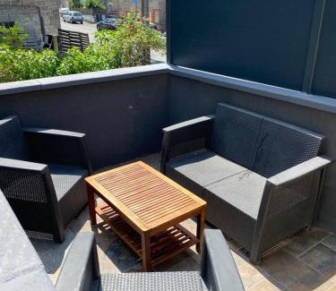 Brive-la-Gaillarde Apartment | Logement à Brive avec terrasse et climatisation - près de la gare et du centre-ville - Wifi et Stationnement gratuit