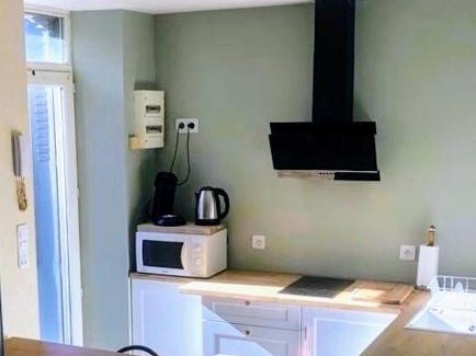 Brive-la-Gaillarde Apartment | Logement à Brive avec terrasse et climatisation - près de la gare et du centre-ville - Wifi et Stationnement gratuit