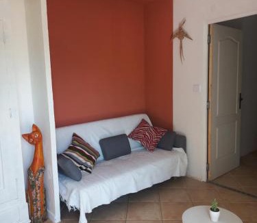 Ceret Apartment | Logement 2 personnes cosy avec petit jardin