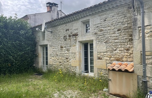 Saint Germain du Seudre House | Logement Atypique Style Loft a Moins de 30 Minutes des Plages