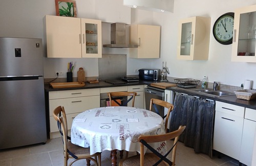 Frejus Cottage | Logement au Bord de la Riviére "la Maison de Gaston"
