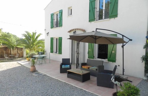 Frejus Cottage | Logement au Bord de la Riviére "la Maison de Gaston"