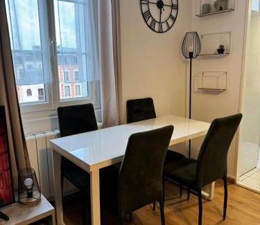 Centre-Ville Apartment | Logement au pied de la gare